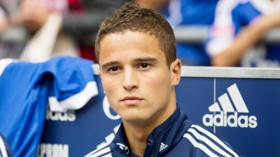 Stoke City have signed former Barcelona winger Ibrahim Afellay on a free transfer, the Premier League club confirmed yesterday.