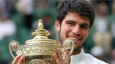 Wimbledon 2023: Carlos Alcaraz beats Novak Djokovic in five sets for men&#039;s title