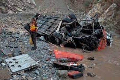 Bus plunges into ravine in Pakistan, killing at least 19 people