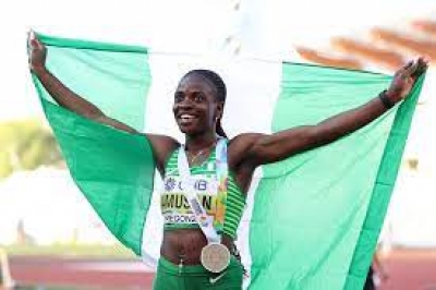 World Championships: Nigerian Tobi Amusan wins 100m hurdles gold